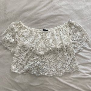 Lace Detailed Off Shoulder Crop Top